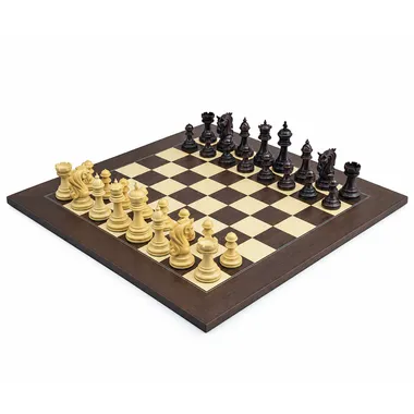 Complete Porte du Roi chess set, maple board and rosewood pieces
