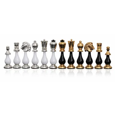 Kings and queens in wood and gold- and silver-plated brass lined up
