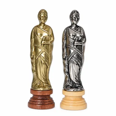 Queens from the Caesar chess set, gold and silver versions side by side