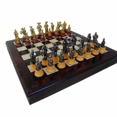 Ensemble "Lanzichenecchi" Echiquier en Bois de Noyer et d'Erable & Jeu d'Echecs en Métal et Bois Massif