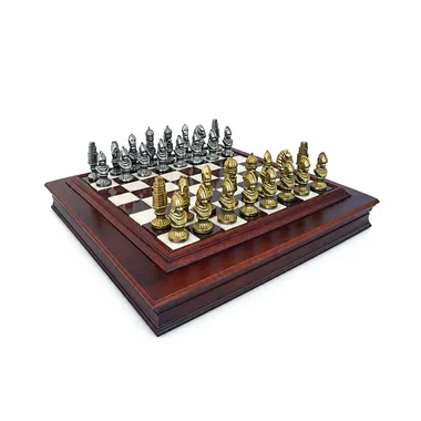 Complete Moncada set with solid wood chess board and silver and gold metal pieces