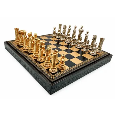 Empire Romain VI set, complete chess board with gold and silver pieces arranged