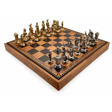 Grand Napoléon II set with metal pieces arranged on the wooden chess board