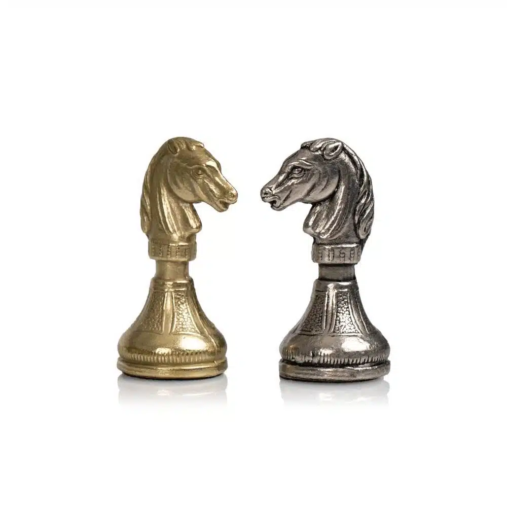 Mignon Flower III Set with Solid Wood Pedestal Chess Board, Brass-Effect Finish, and Solid Metal Chess Pieces - Image 6