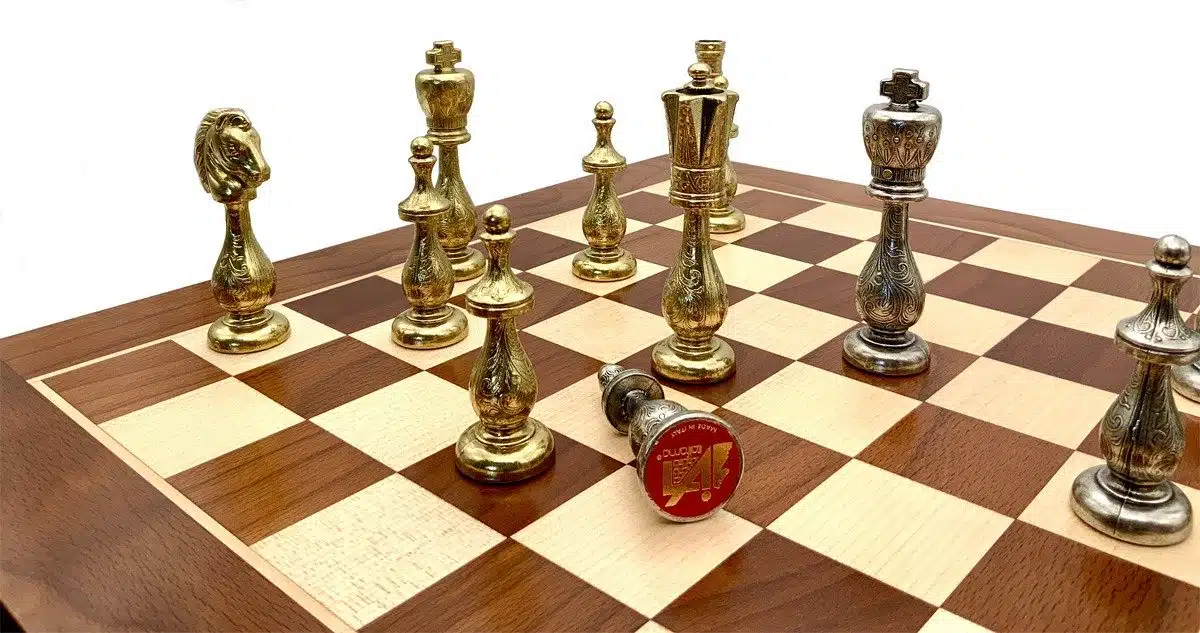 Oriental III Set – Maple and Golden Rosewood Chess Board & Metal Chess Set - Image 5