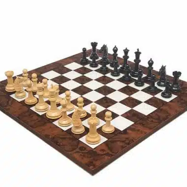 Ensemble "Ebène Luxe" Echiquier en Bois de Noyer Foncé & Jeu d'Echecs en Bois d'Ebène Massif