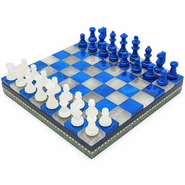 Complete marble chess set in blue and white, overall view on the box