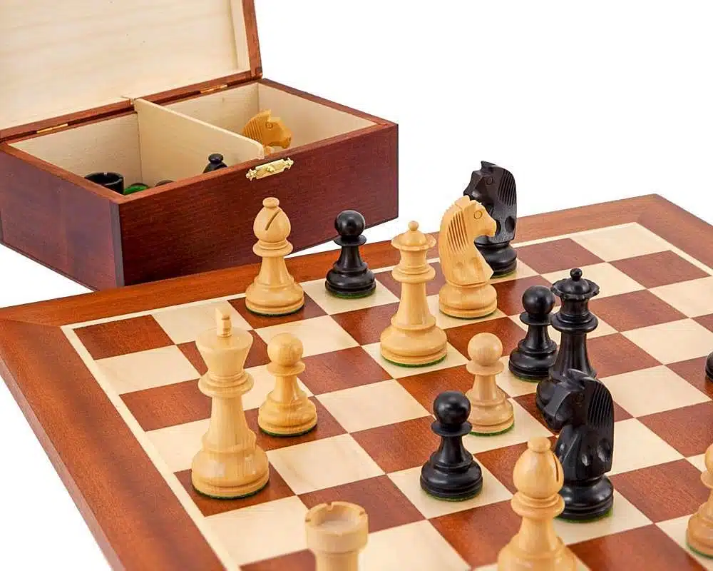 Championship II Set - Mahogany and Maple Wood Chess Board, Boxwood and Ebonised Boxwood Chess Pieces & Birch Wood Storage Box - Image 2
