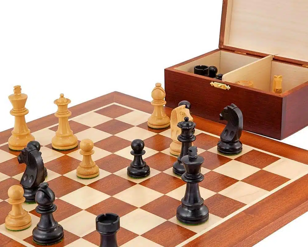 Championship II Set - Mahogany and Maple Wood Chess Board, Boxwood and Ebonised Boxwood Chess Pieces & Birch Wood Storage Box - Image 3