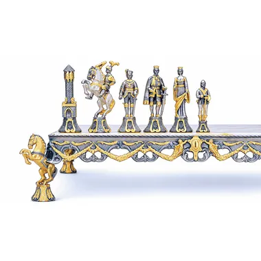 "Florentine Renaissance, XV century" set, chess board and chess set in bronze, onyx and 24-carat gold