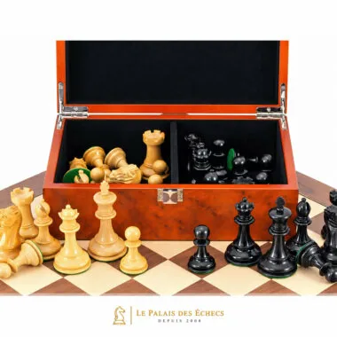 Coffret de rangement en placage de racine ouvert, compartiments avec pièces claires et foncées