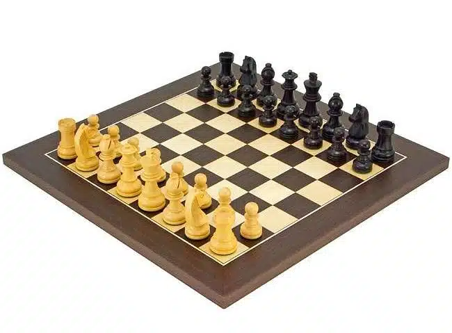Ensemble "Classic Wenge" Echiquier en Wenge et Erable & Jeu d'Echecs en Buis Ebonisé