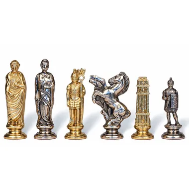 Jules César chess pieces, detail of king, knight and rook in gold and silver