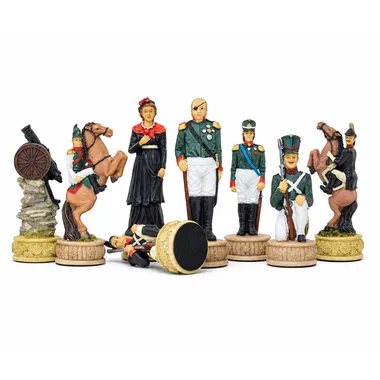 Napoleon Russian Campaign chess set, complete set of pieces lined up