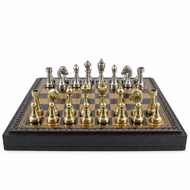 Staunton Mix II set closed with metal pieces arranged on top