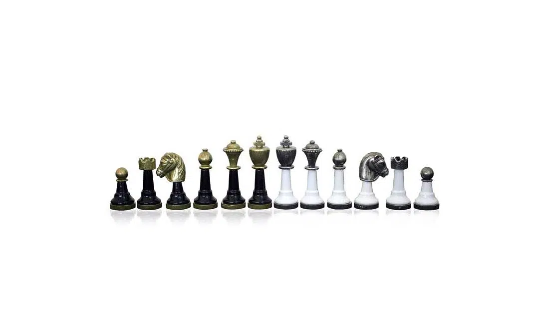 Design X Staunton Chess Set and Black and White Marble Chess Board - Image 5
