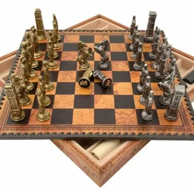 Jeu d'Échecs Romains vs Barbares - Échiquier - Backgammon et Jeu de dames en similicuir avec rangement & Pièces en métal