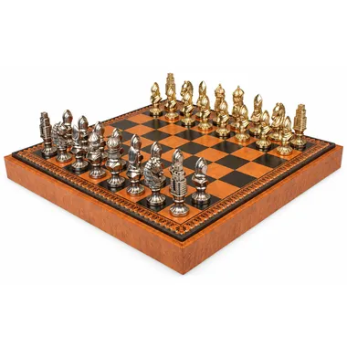 Moncada chess set viewed from the front with gold and silver metal pieces