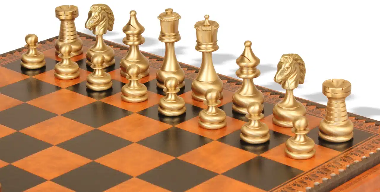 Jeu d'Échecs Grand ensemble Perse - Échiquier - Backgammon et Jeu de dames en similicuir & Pièces en laiton massif