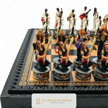 Resin pieces of the Rock side, guitarists and singer on the chessboard