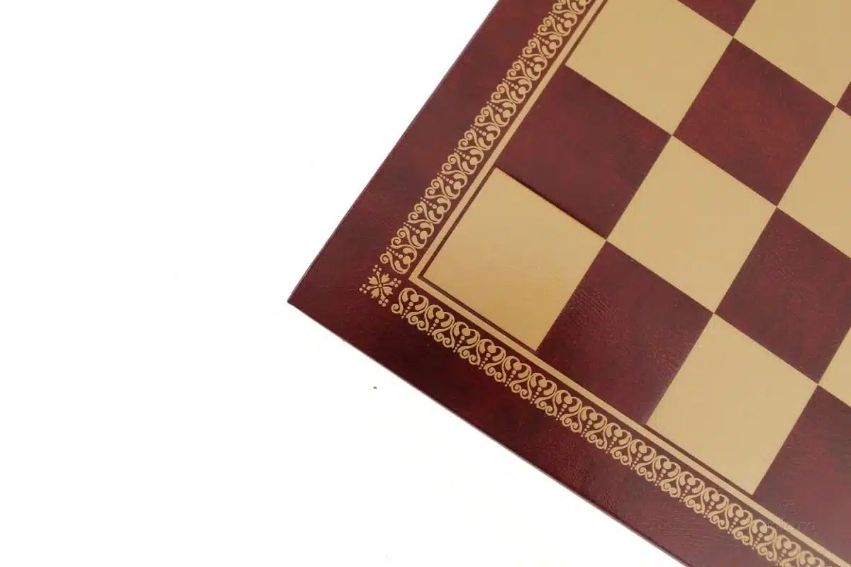Romans vs Egyptians Resin Chess Set & Burgundy Faux Leather Chess Board - Image 10