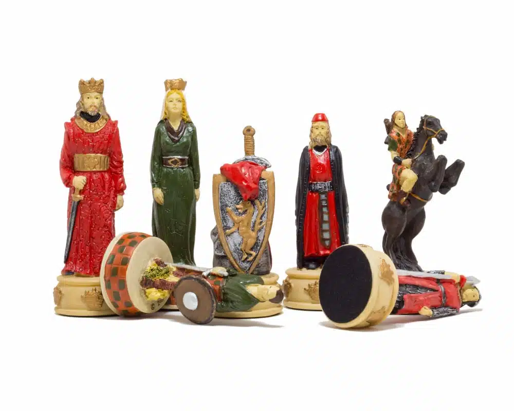 Scottish Wars of Independence Resin Chess Set & Faux Leather Chess Board - Image 13