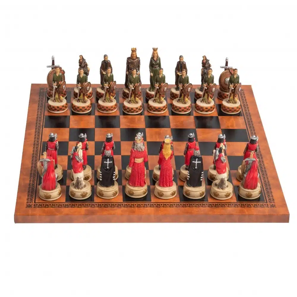 Scottish Wars of Independence Resin Chess Set & Faux Leather Chess Board