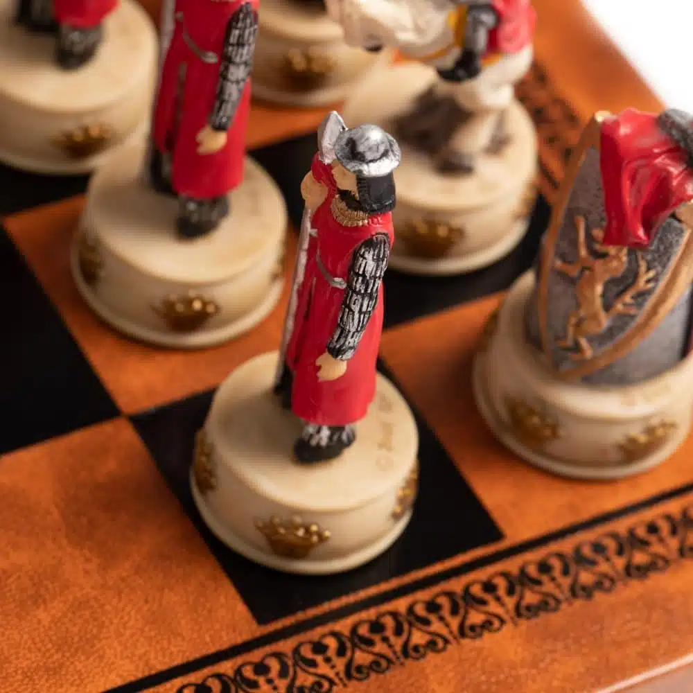 Scottish Wars of Independence Resin Chess Set & Faux Leather Chess Board - Image 5