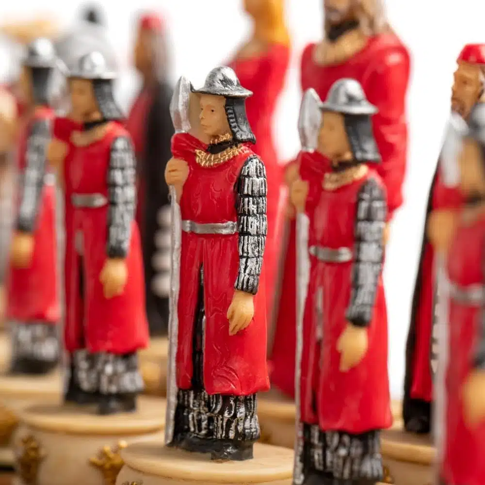Scottish Wars of Independence Resin Chess Set & Faux Leather Chess Board - Image 6