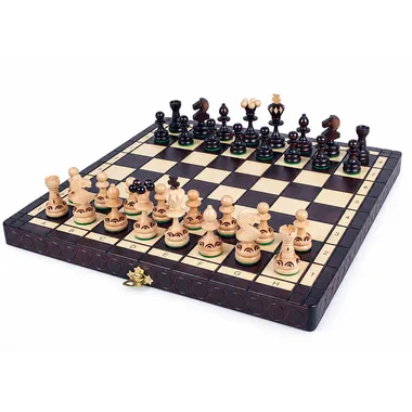 Pearl foldable wooden chess set, open board with pieces arranged