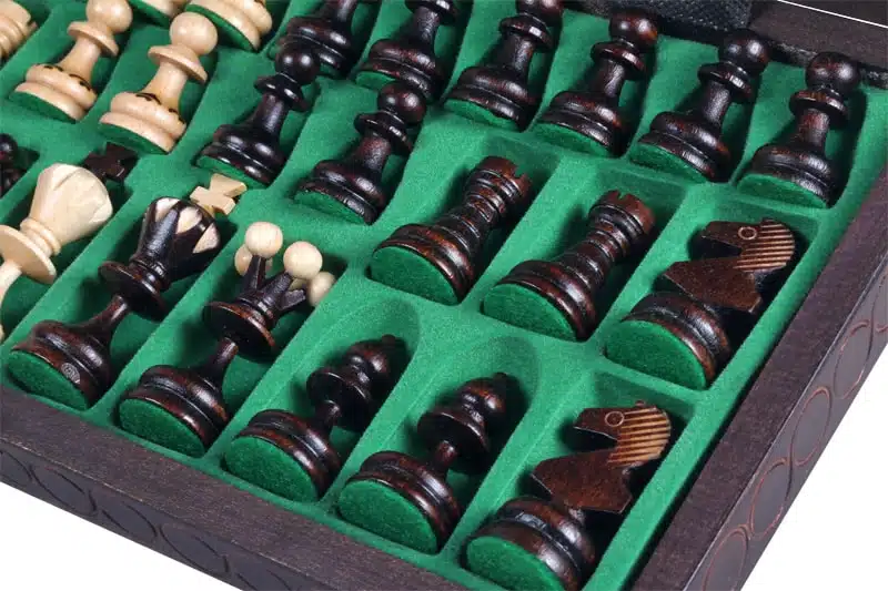 Pearl Foldable Wooden Chess Set - Image 10