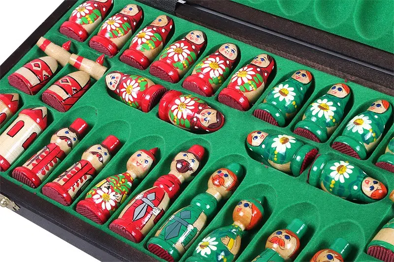 Wooden Chess Set for Children Babushka Russian Dolls Green - Image 5