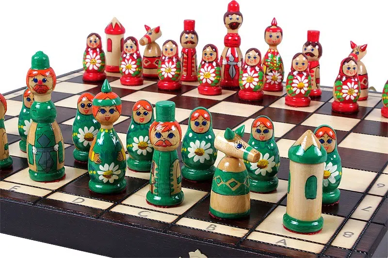 Wooden Chess Set for Children Babushka Russian Dolls Green - Image 4