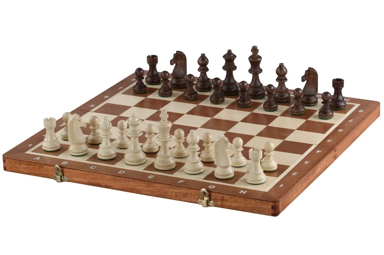 Folding Wooden Chess Board and Staunton Wooden Chess Pieces with Storage
