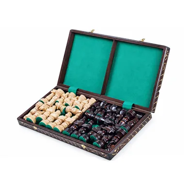 Open board revealing both sets of Gladiator pieces stored inside the chessboard