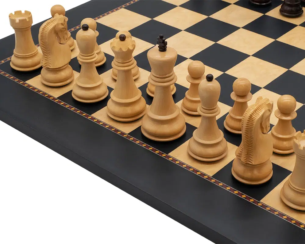 Wooden Chess Set and Chessboard 'The Queen's Gambit' - Image 3