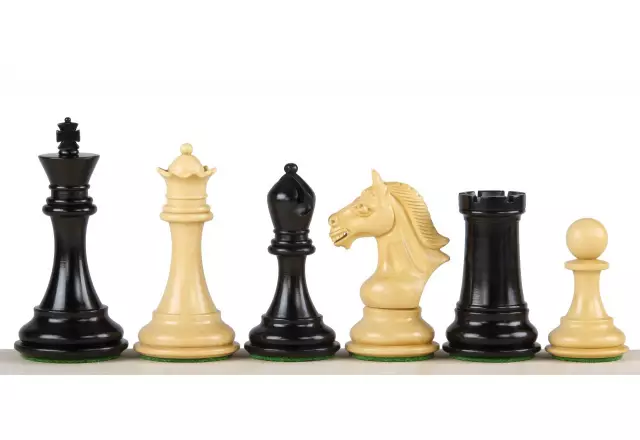 Pieces d'Echecs en Bois de Buis et Ébène