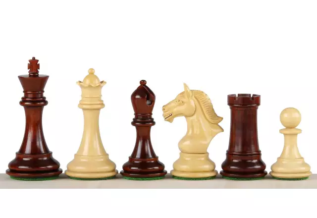 Pieces d'Echecs en Bois de Buis et Padouk