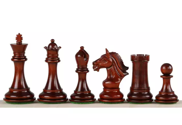 Pieces d'Echecs en Bois de Buis et Padouk