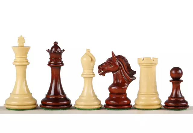 Pieces d'Echecs en Bois de Buis et Padouk