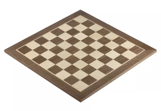 Ensemble Jeu d'Échecs Chevalier Allemand en Bois de Buis et Échiquier en Bois d'Érable et Noyer