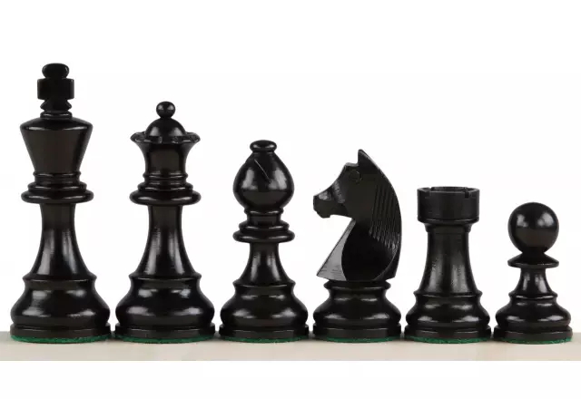 Ensemble Jeu d'Échecs Chevalier Allemand en Bois de Buis et Échiquier en Bois d'Érable et Noyer