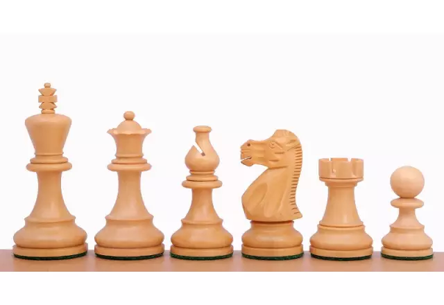 Pièces d'Échecs Style Staunton en Bois de Buis et Ébonisé