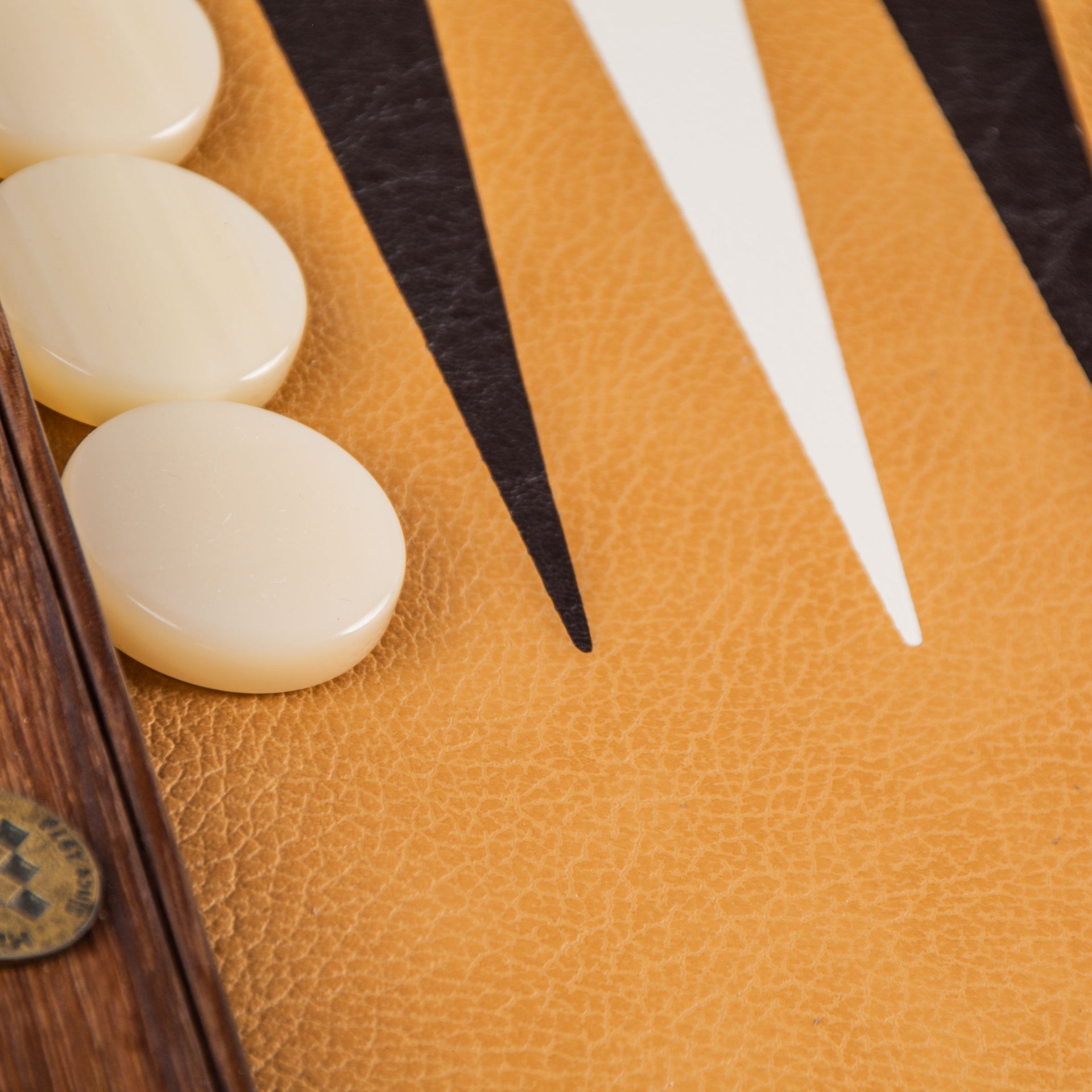 Luxury Backgammon Set in Brown Faux Ostrich Leather with Mother-of-Pearl Pieces - Image 4