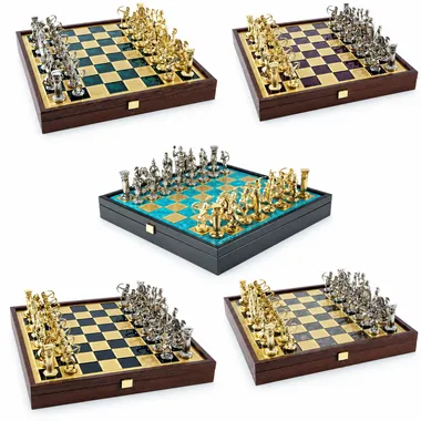 L'Art du Tir à l'Arc chess set, overall view in its wooden box