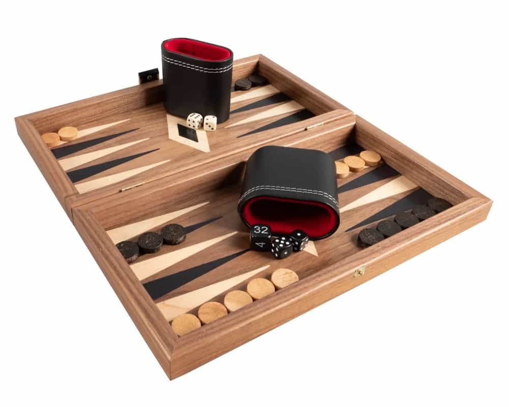 Chess, Draughts and Backgammon Set in Walnut and Oak Wood - Image 16