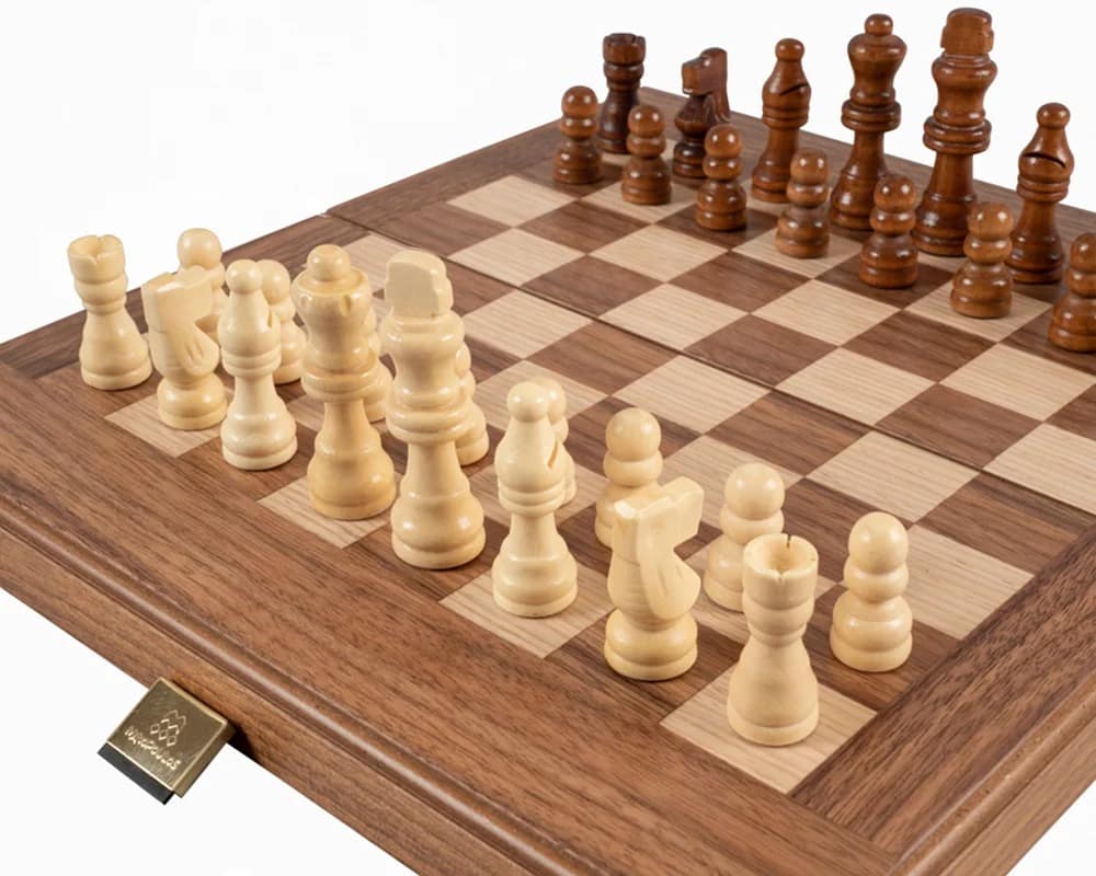Chess, Draughts and Backgammon Set in Walnut and Oak Wood - Image 13