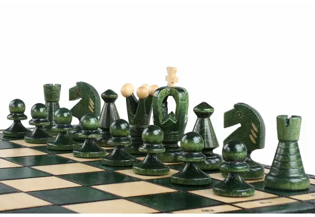 Jeu d’Echecs en Bois Vert et Ivoire Pliant et avec Rangement