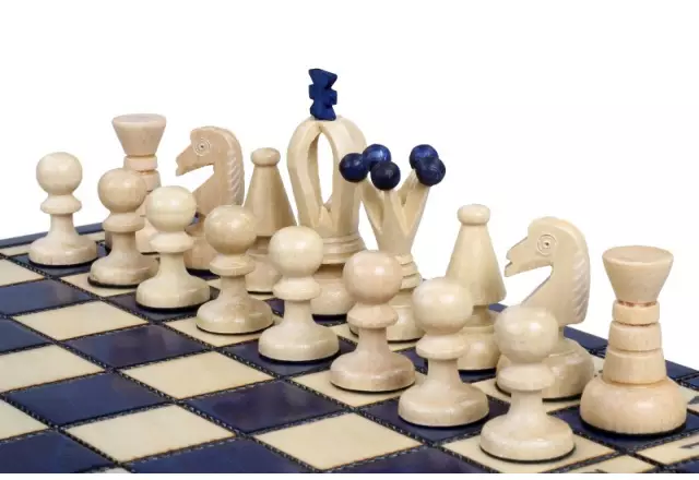 Petit Jeu d’Echecs en Bois Royal Bleu et Ivoire Pliant 30 x 30 cm