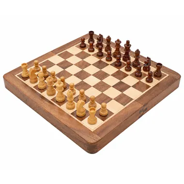 Magnetic folding travel chess set in wood, side view with pieces - Le Palais des Echecs